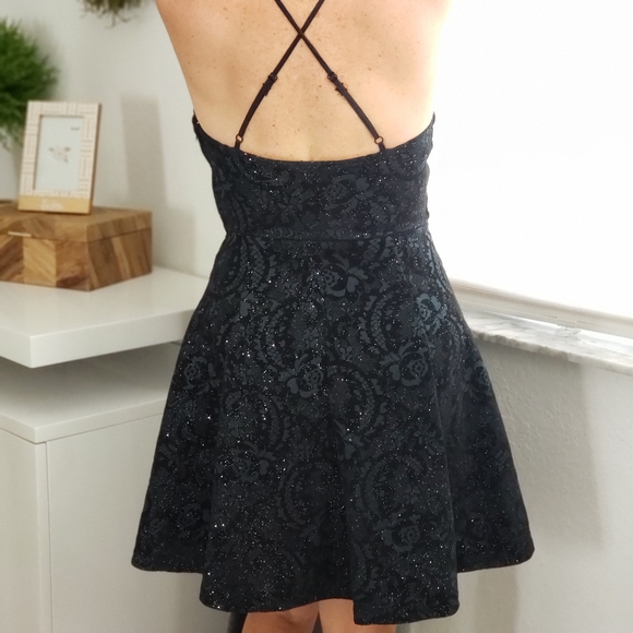 Dress - Picture 5 of 5